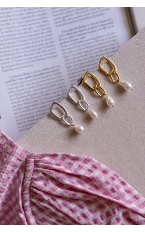 Chain pearl earrings 