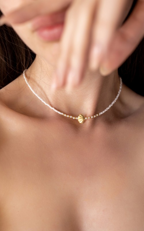 Gold shell necklace 