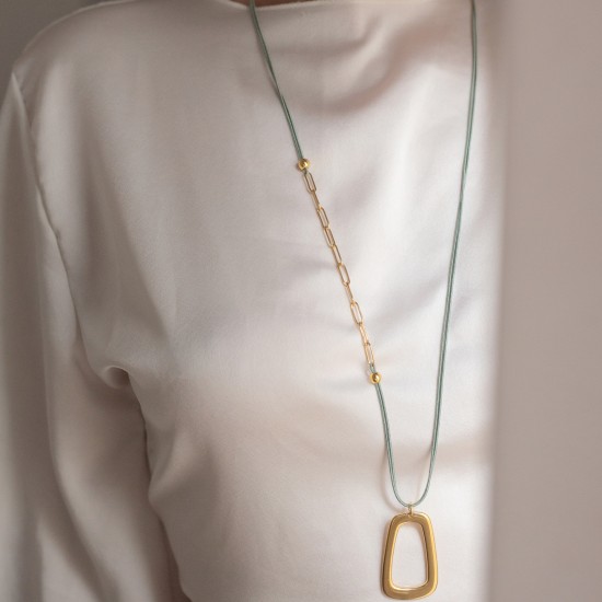 Long geometrical necklace